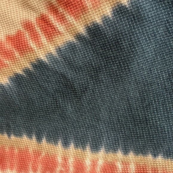 T.La - Picture 7 of 10